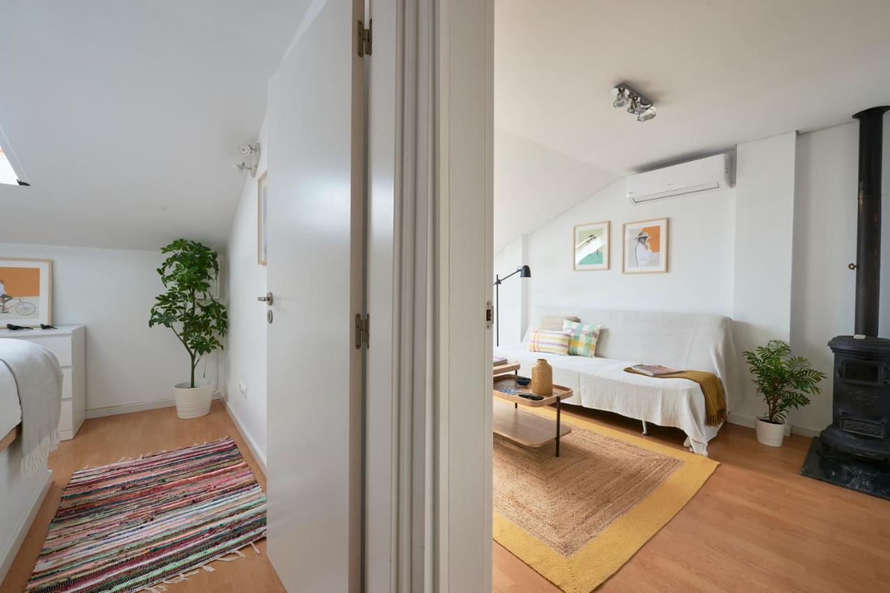 Bright Apt W Balcony, Ac, Parking, By Timecooler Лісабон Екстер'єр фото
